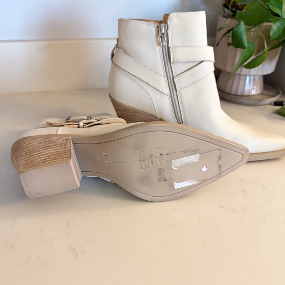 Dolce Vita Cream Ankle Bootie - Picture 6 of 6